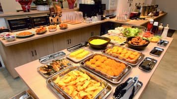 Päivittäinen buffetaamiainen (1760 JPY per henkilö)