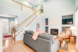 TV, fireplace, books, streaming services