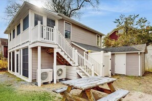 Outdoor dining - Dog-friendly Rehoboth Beach cottage steps from the beach & boardwalk with AC (Rehoboth Beach)