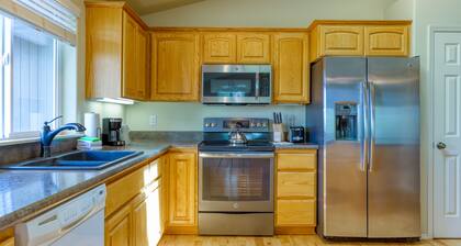 Mountain-view retreat with deck, grill, wood stove, & washer/dryer