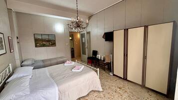 1 chambre, fer et planche Ă repasser, accĂšs Internet, draps fournis