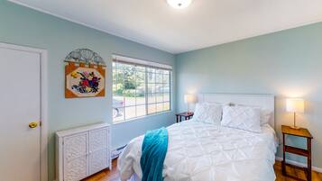 2 bedrooms, internet, bed sheets