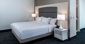 Premium bedding, pillowtop beds, individually decorated, desk - Southland Casino Hotel (West Memphis)