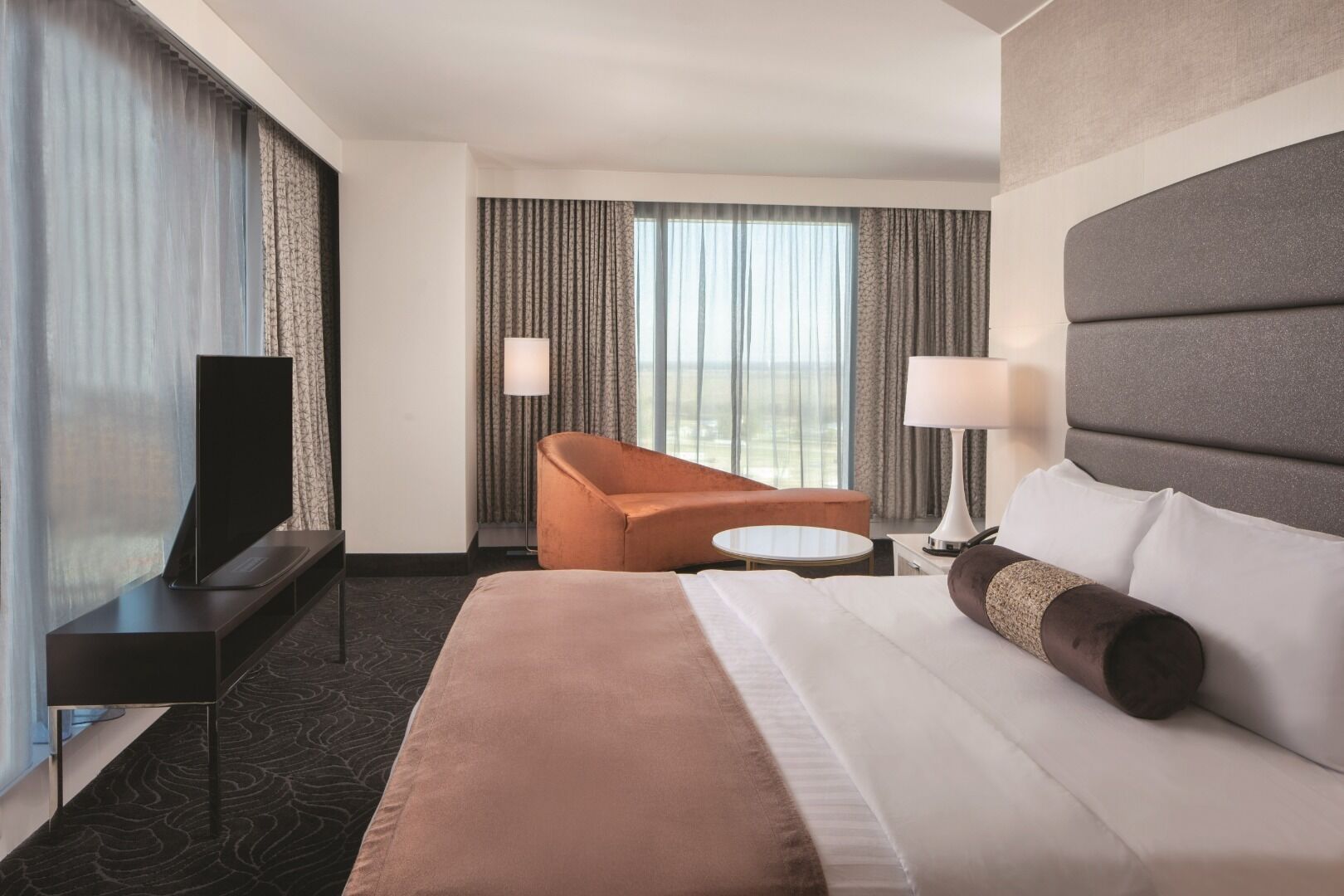Suite, 1 très grand lit, en angle | Literie de qualité supérieure, surmatelas, décoration personnalisée