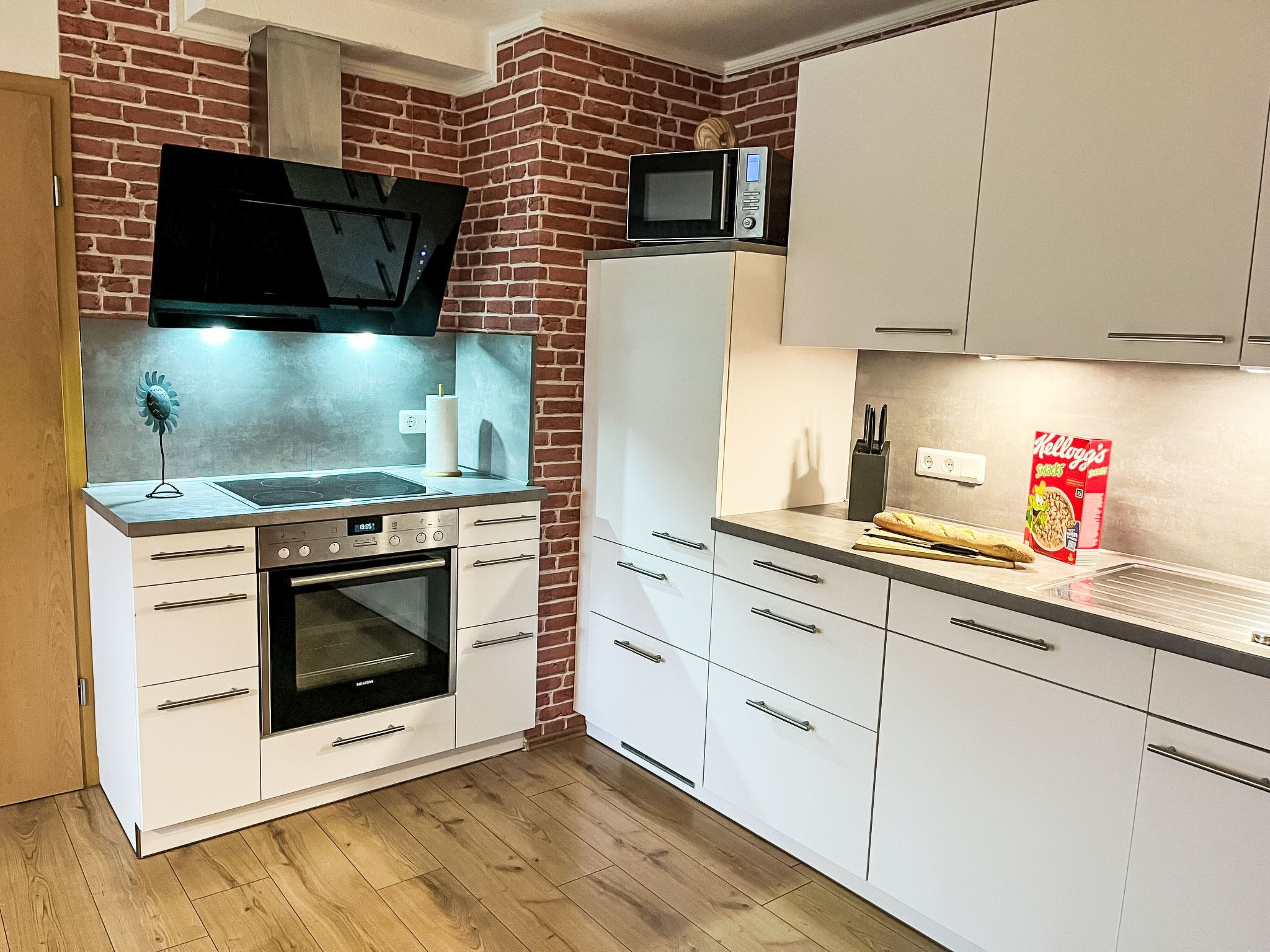 Fridge, oven, dishwasher, toaster