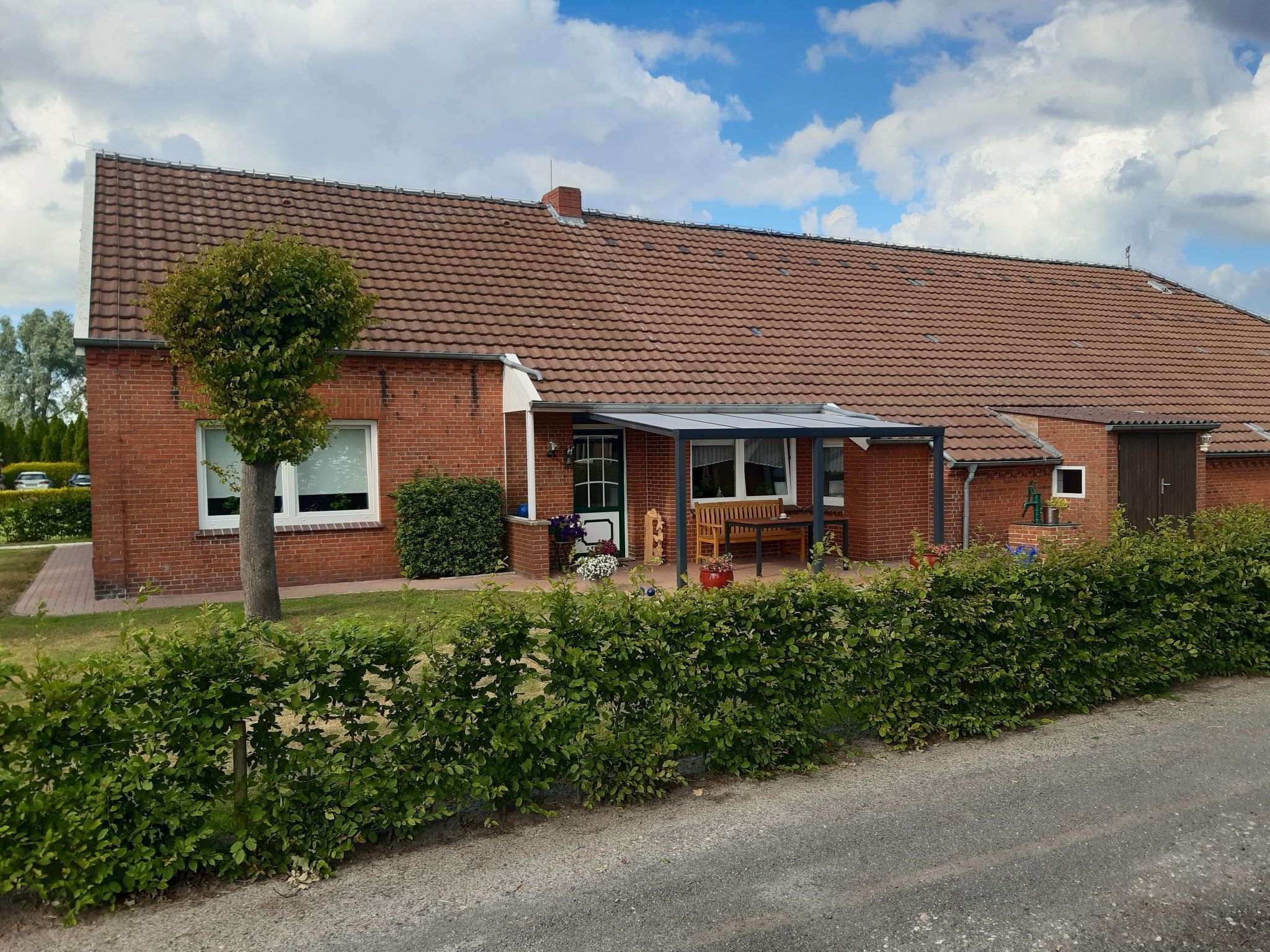 المنشأة من الخارج