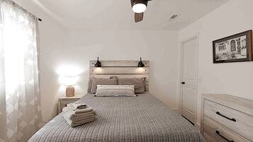 2 bedrooms, iron/ironing board, WiFi, bed sheets