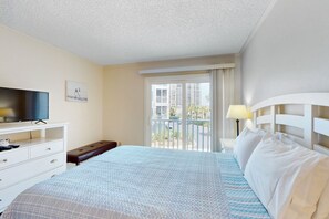 3 bedrooms, WiFi, bed sheets - Fantastic escape with beach access, pool, WiFi, & furnished balcony (Myrtle Beach)
