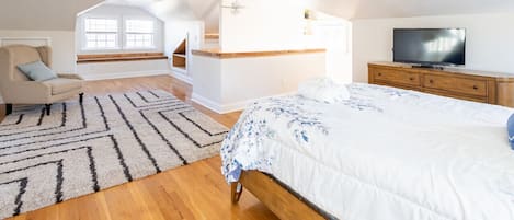 3 bedrooms, iron/ironing board, travel cot, free WiFi