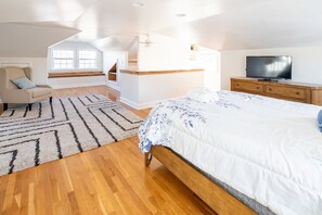 3 bedrooms, iron/ironing board, travel cot, free WiFi