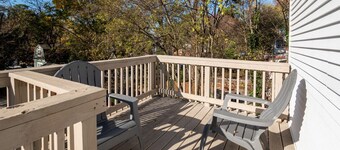 Contemporary 3-Bedroom Home with Balcony in RVA