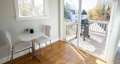 Contemporary 3-Bedroom Home with Balcony in RVA