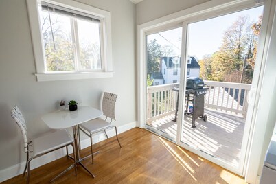 Contemporary 3-Bedroom Home with Balcony in RVA