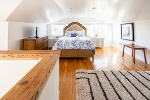 3 bedrooms, iron/ironing board, travel cot, free WiFi