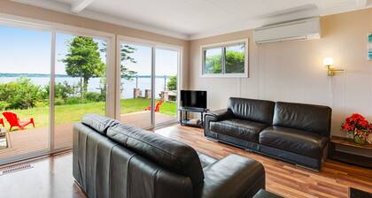 Bayview home near the border with a washer/dryer & deck - dogs welcome