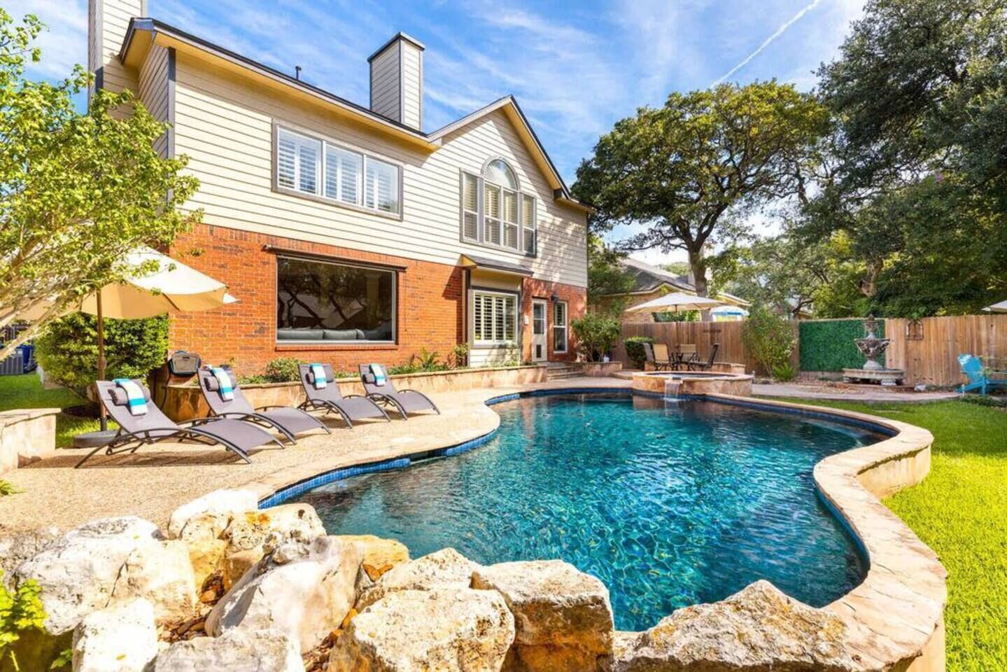 The Ashton - Heated Pool & Spa, A Luxury Retreat