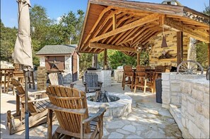 Outdoor dining - Ranch Style Paradise * Resort Style Pool * (Tomball)