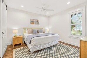 4 habitaciones, tabla de planchar con plancha, internet y ropa de cama 
