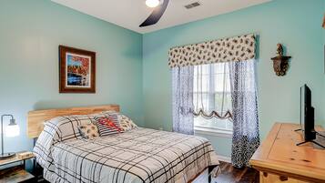 2 bedrooms, internet, bed sheets