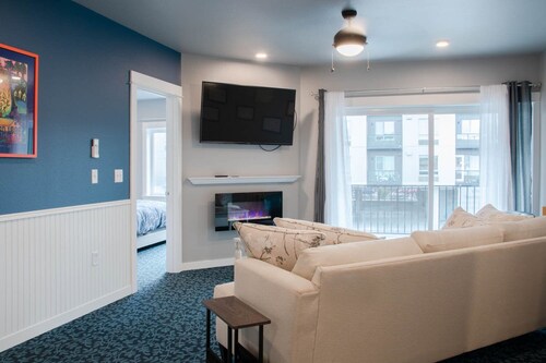  Downtown Salem Oregon Loft Apartment 227 w/ decks and parking