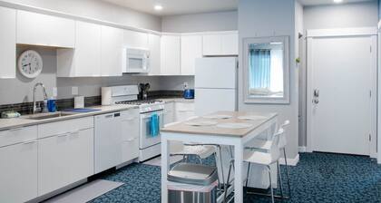 Downtown Salem Oregon Loft Apartment 227 w/ decks and parking