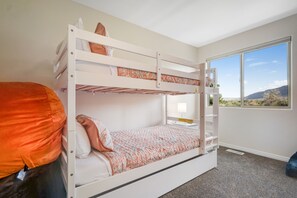 3 Schlafzimmer, Bügeleisen/Bügelbrett, Internetzugang, Bettwäsche