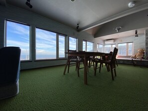 House | Living area | Flat-screen TV - THE BASE (Otaru)