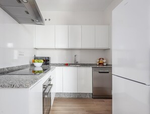 Fridge, microwave, oven, dishwasher