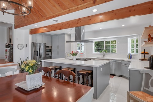 Stylish San Fernando Stay with Designer Kitchen Upgrade