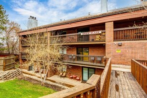 Exterior - Stunning views, pool/hot tub, gas grill (Park City)