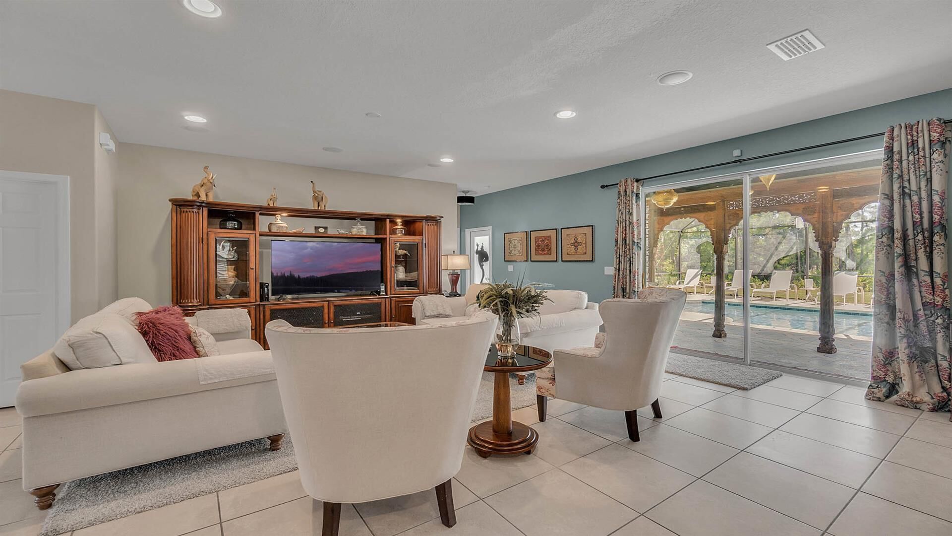 Watersong - 6 Bed 5 Baths Villa