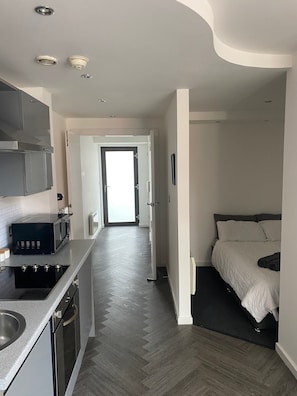 1 chambre, fer et planche Ă repasser, Wi-Fi gratuit, draps fournis