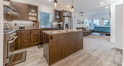 Dog-friendly home near the ocean with fireplaces, grill, balcony & deck