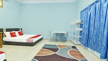 1 bedroom, desk, free WiFi, bed sheets