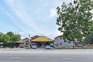ด้านหน้าที่พัก