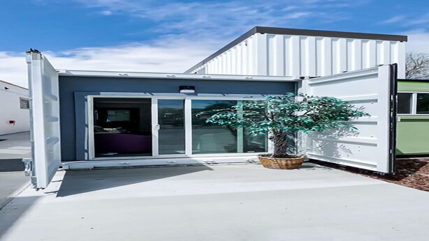 Exterior detail - Nelson Inn - Connex-4 (Sheridan)