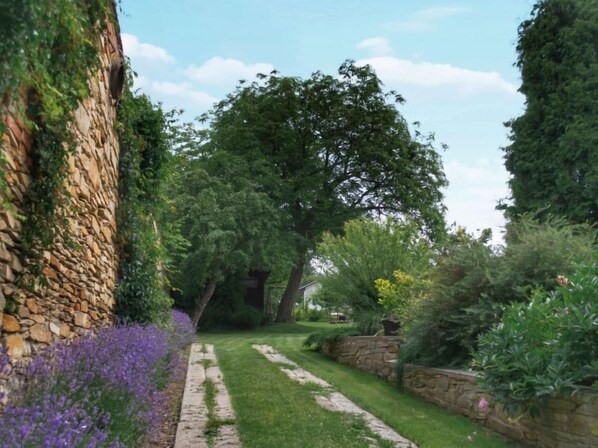 Property grounds - Vacation home Libel by Interhome (Libel)