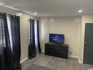 Interior - 2 bedroom apartment in Canarsie (Brooklyn)