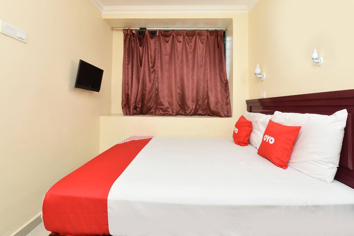 WiFi (free), bed sheets