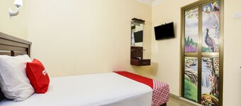 OYO 90562 J Hotel PJ