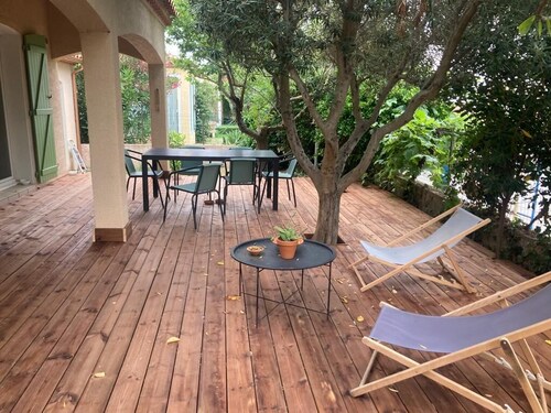 House 2 minutes from the beach