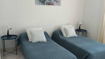 2 chambres, fer et planche à repasser, Wi-Fi gratuit, draps fournis