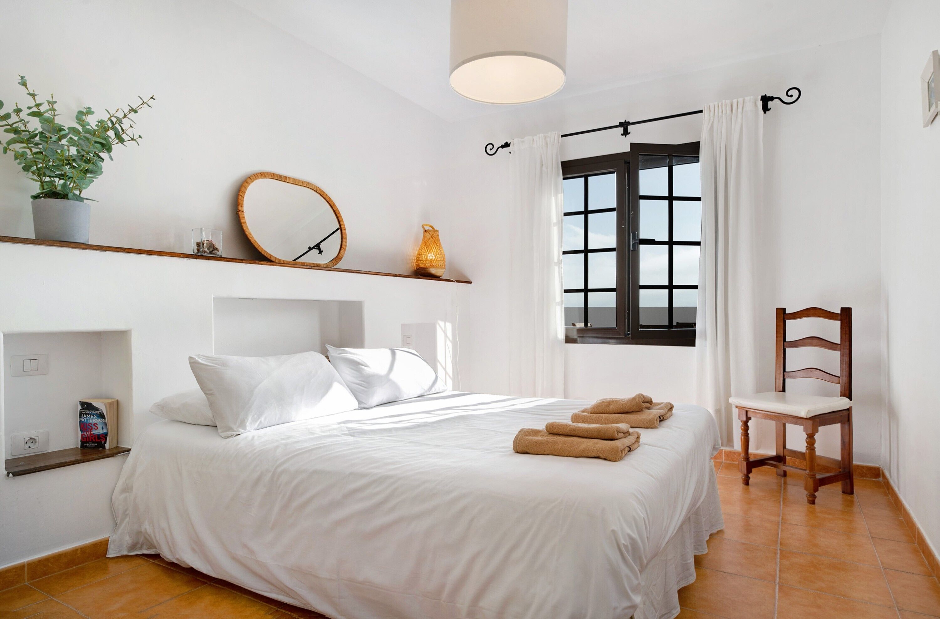 3 bedrooms, iron/ironing board, free WiFi, bed sheets