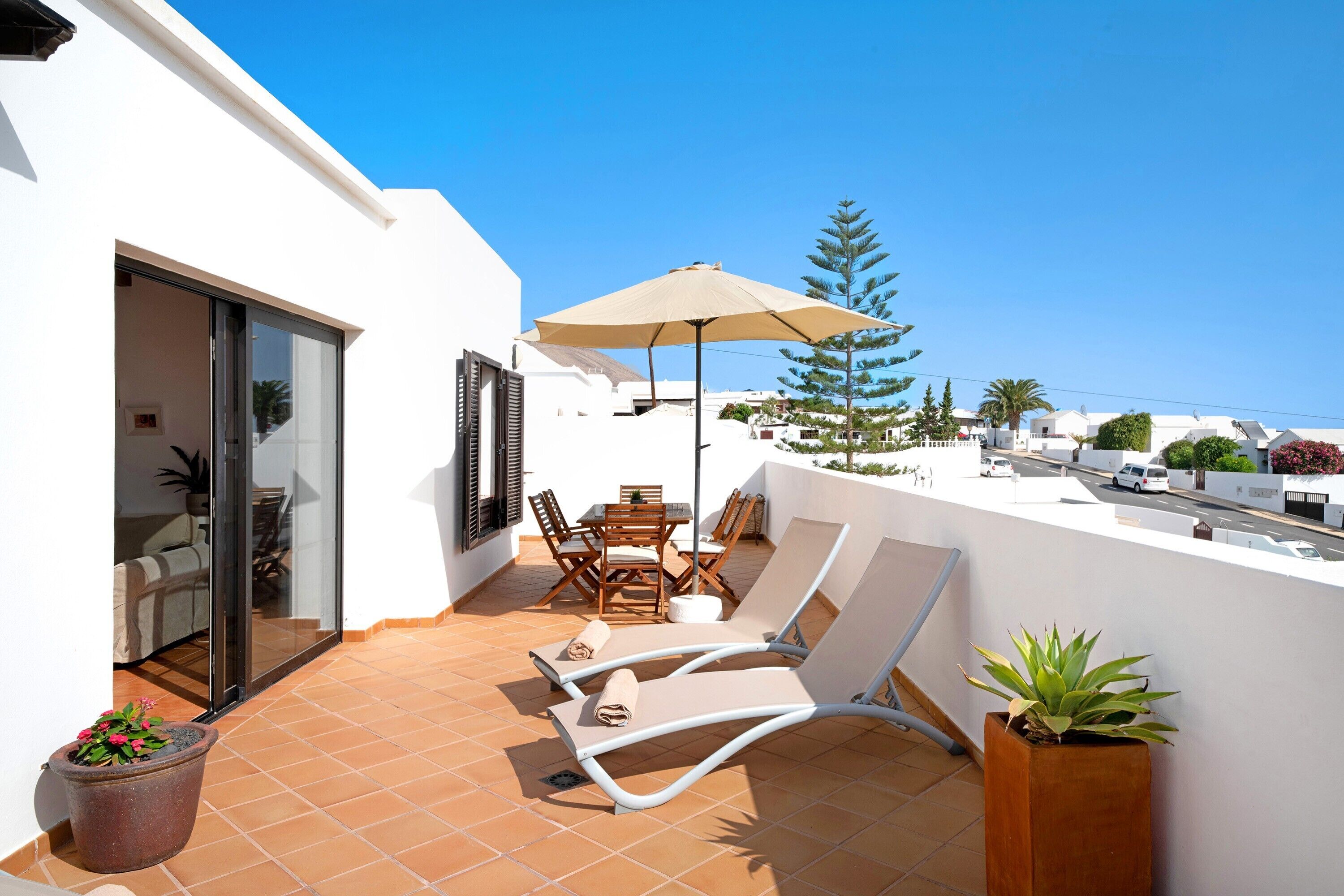 屋外ダイニングエリア