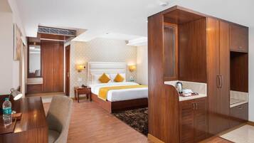 1 bedroom, memory-foam beds, minibar, desk