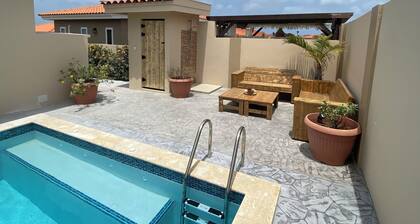 Unique Aruban style house incl. swimming pool, outdoor kitchen, toilet & shower!