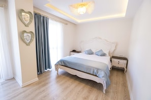 Deluxe Room | Individually decorated, desk, free WiFi, bed sheets - ICARUS ALACATI (Cesme)
