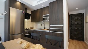 Fridge, microwave, oven, stovetop - El Lugar Ideal Para Disfrutar de tus Vacaciones en Formentera (Es Pujols)