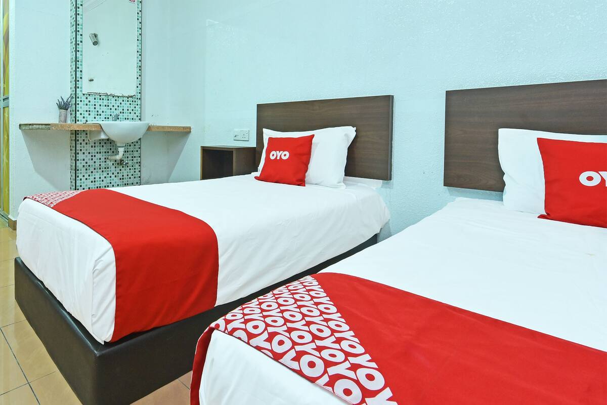 Deluxe Twin Room | Free WiFi, bed sheets