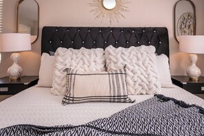 6 habitaciones, tabla de planchar con plancha, cuna de viaje y wifi 